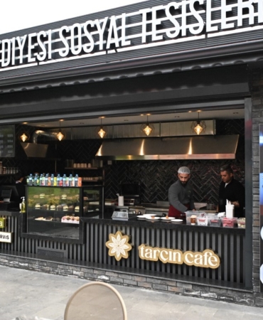 Kartepe’de öğrencilere indirimli hizmet verecek yeni kafe açıldı