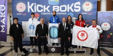BUÜ’lü kick boksçulardan madalya başarısı