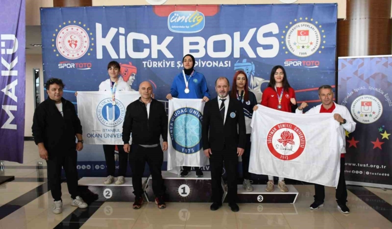 BUÜ’lü kick boksçulardan madalya başarısı