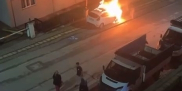 Bursa’da otomobiller alev topuna döndü