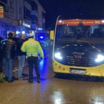 Bursa’da halk minibüsü anne ve kızına çarptı: 2 yaralı