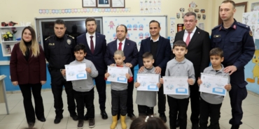 Karneler alındı, tatil zili çaldı: Karasu’da 12 bin öğrenci karne sevinci yaşadı