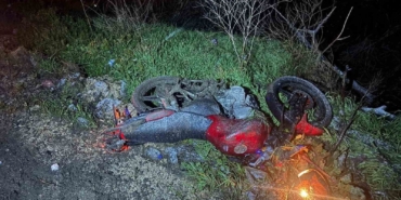 Motosikletten düşen genç ağır yaralandı