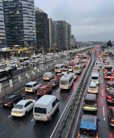 İstanbul’da trafik yoğunluğu yüzde 87’e ulaştı
