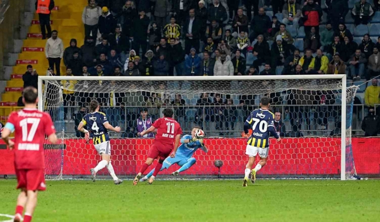 Fenerbahçe, 2026 yılının ilk 3 maçını gol yemeden kazandı