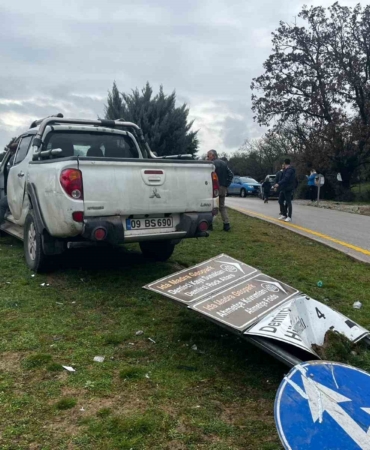 Ayvacık’ta iki araç çarpıştı: 2 yaralı