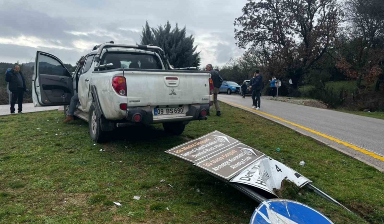 Ayvacık’ta iki araç çarpıştı: 2 yaralı