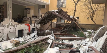 Ataşehir’de doğal gaz patlamasında sokak savaş alanına döndü: 1 yaralı