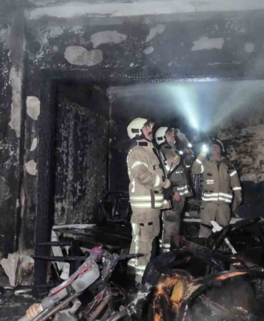 Kadıköy’de korkutan yangın: 1’i ağır 8 yaralı