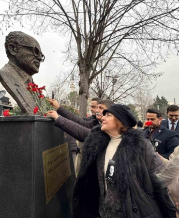 Meslektaşları Uğur Mumcu’yu ölümünün 33. yılında andı