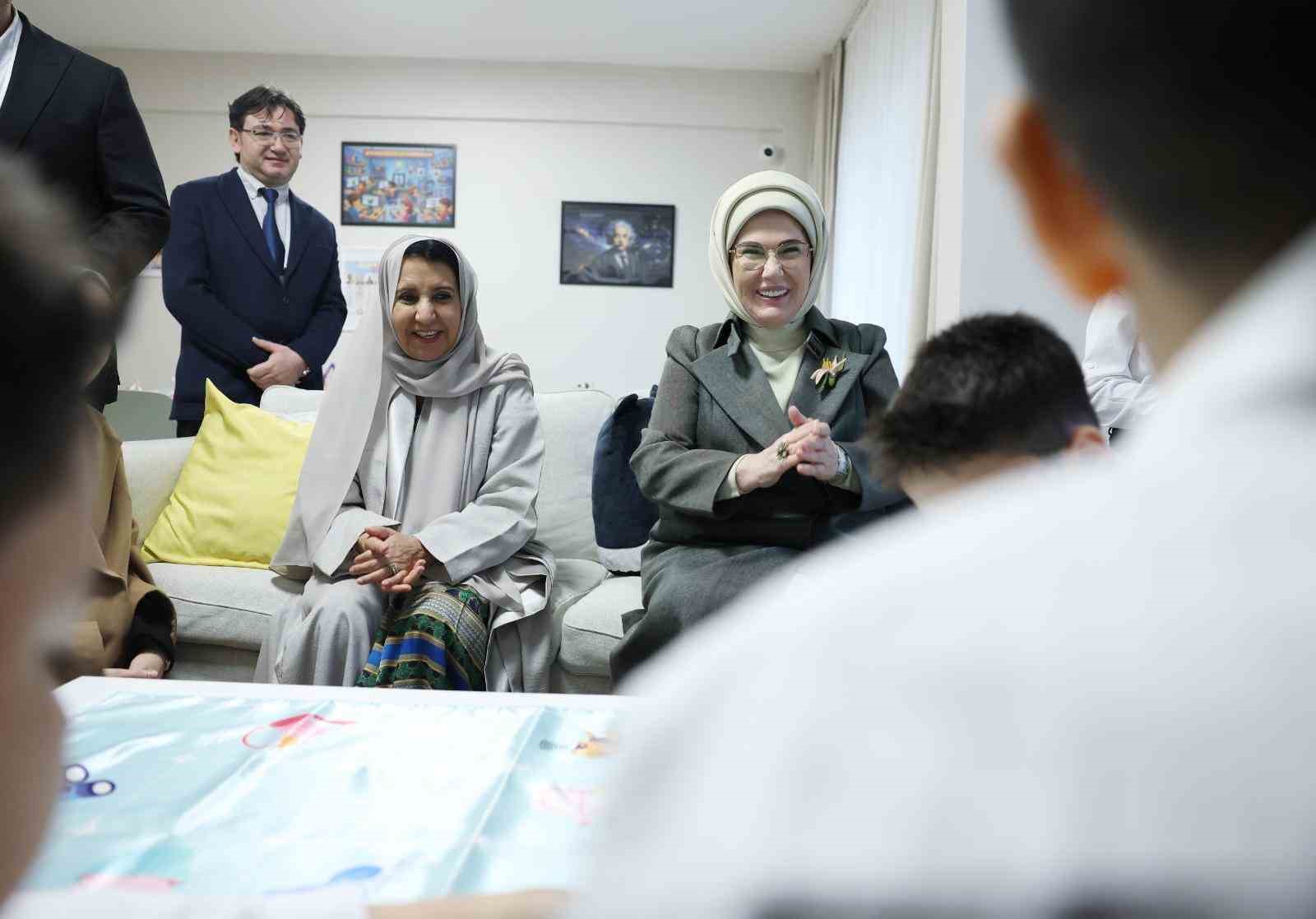 Emine Erdoğan: "Gazze’de iki senede 54 bine yakın çocuk yetim kaldı"