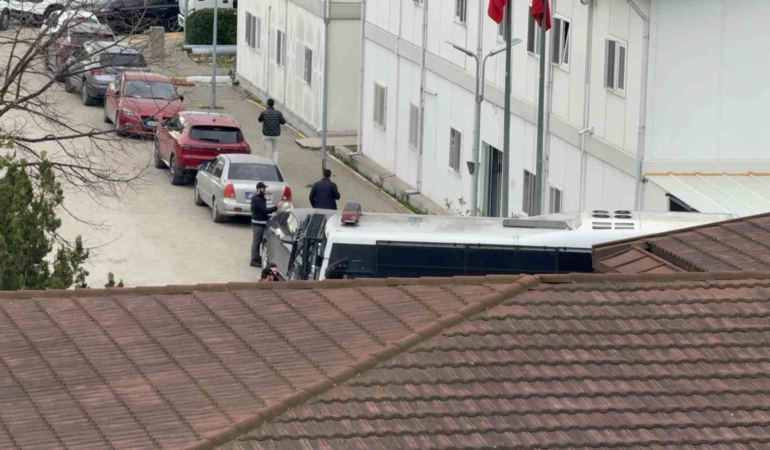 Uyuşturucu soruşturmasında gözaltına alınan ünlüler Adli Tıp Kurumu’na getirildi