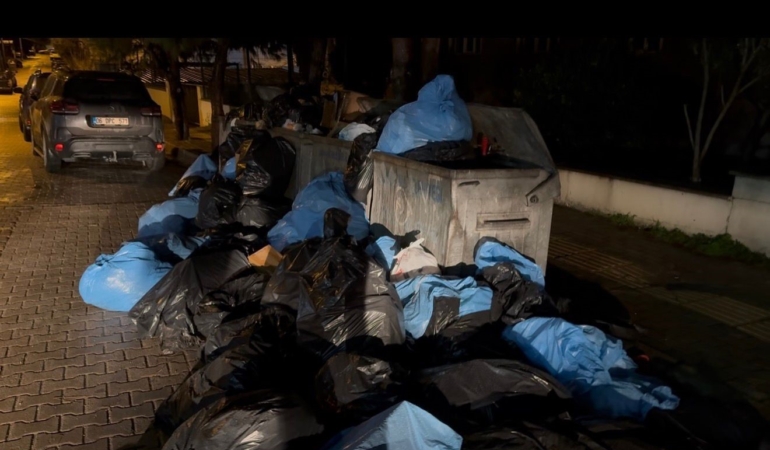 Bandırma’da sağlık kuruluşunun yanında skandal manzara