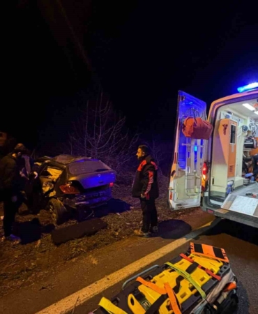 Kontrolden çıkan otomobil tarlaya girdi, sürücü yaralandı