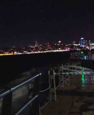 Üsküdar Sahili’nde dev dalgalar oluştu