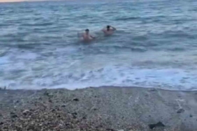 Bursa’da dondurucu soğukta deniz keyfi