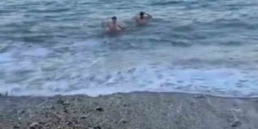 Bursa’da dondurucu soğukta deniz keyfi