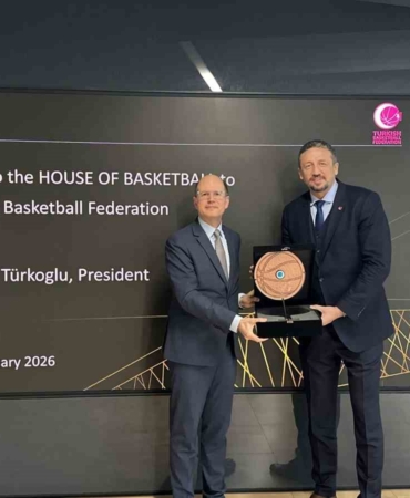 TBF Başkanı Türkoğlu’ndan FIBA Genel Sekreteri Zagklis’e ziyaret