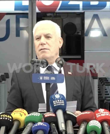 Bursa Büyükşehir Belediye Başkanı Bozbey’e saldırı girişimi kameralara yansıdı