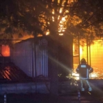 Bursa Minareliçavuş OSB’de kimyasal kaplama fabrikasında yangın çıktı. Olay yerine sevk edilen ekiplerin yangına müdahalesi sürüyor.