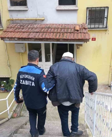 Büyükşehir Belediyesi, zorlu hava şartlarında da kimseyi yalnız bırakmıyor