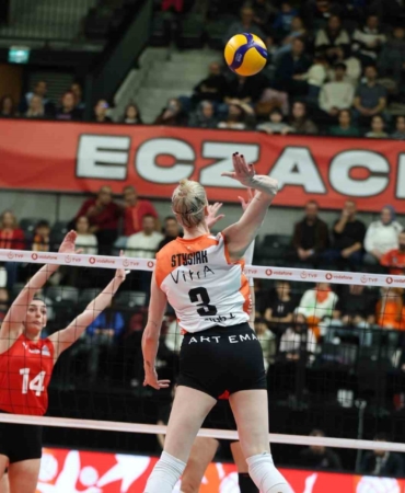 Eczacıbaşı Dynavit, ligde üst üste 9. galibiyetini aldı