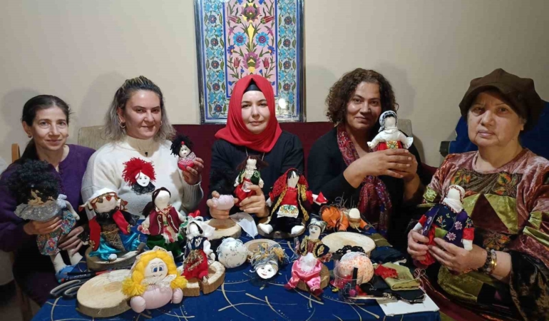 Geri dönüşümden sanata uzanan yolculuk: Bez bebekler yeniden hayat buldu