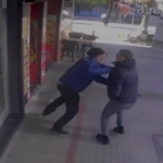 Pendik’te oyuncak silahla kuyumcu soygunu girişimi: Esnaf müdahale etti