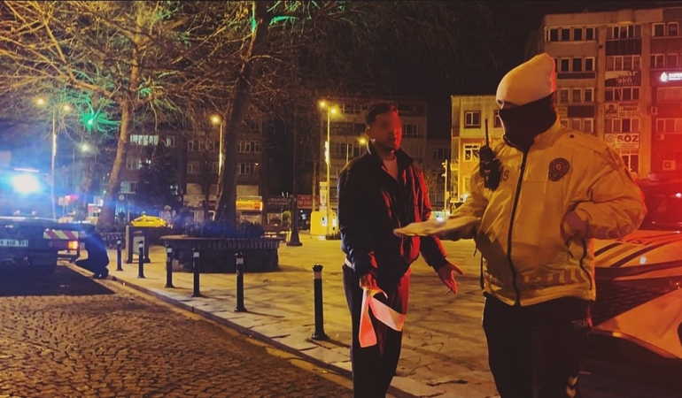 Alkollü sürücü polise dakikalarca dil döktü: "Ben polis olacak adamım, boyum da uzun"
