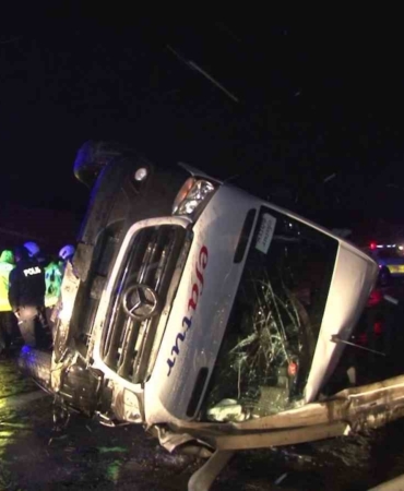 Kuzey Marmara Otoyolu’nda kar yağışı kaza getirdi: 11 yaralı