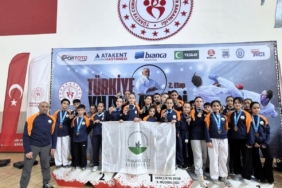 Osmangazili karateciler madalyaya doydu