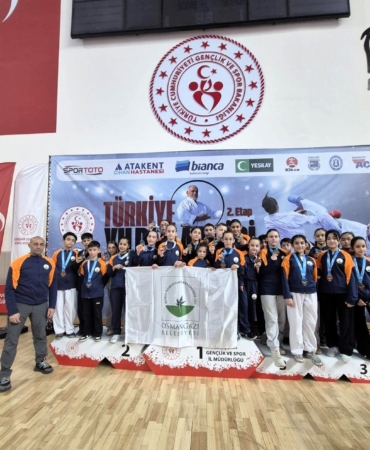 Osmangazili karateciler madalyaya doydu
