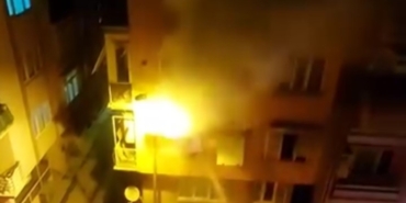 Evin balkonunda çıkan yangın paniğe neden oldu