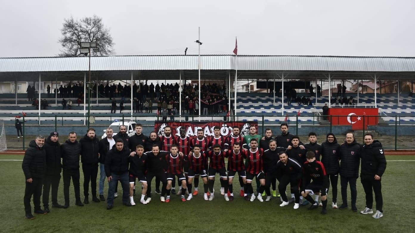 Pazaryeri derbisinin kazananı Karaköyspor oldu