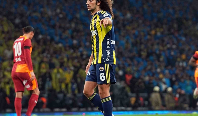 2025 Turkcell Süper Kupa: Galatasaray: 0 - Fenerbahçe: 1 (İlk yarı)