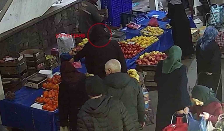 Kaşla göz arasında hırsızlık yaptı: O şüpheliyi polis yakaladı