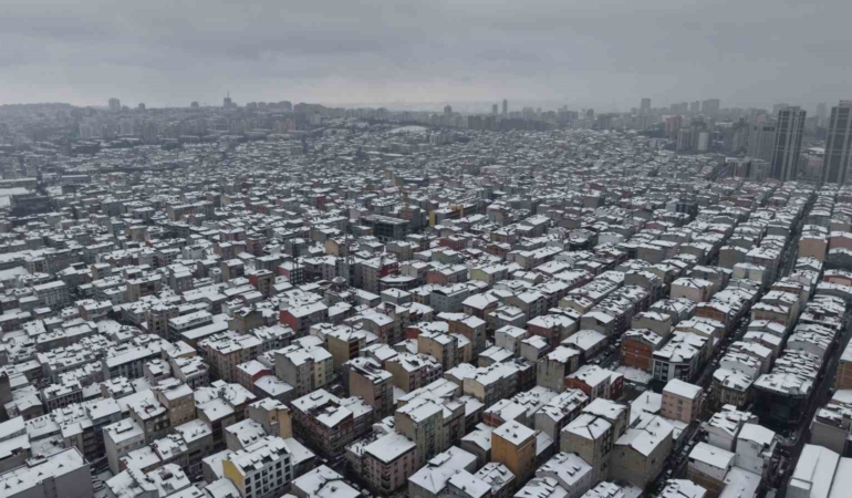 İstanbul’dan kar manzaraları havadan görüntülendi