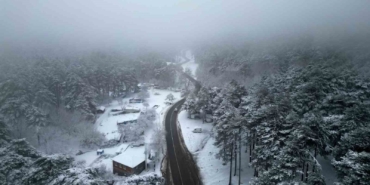 Kazdağları beyaza büründü, manzara nefes kesti