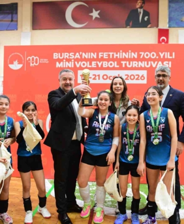 Mini Voleybol Turnuvası’nda ödüller sahiplerini buldu