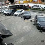 Esenler’de İETT otobüsü park halindeki araçlara çarptı