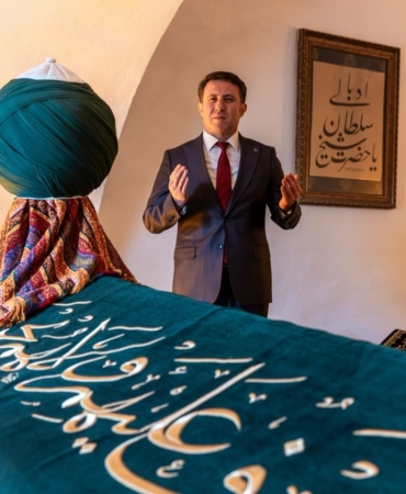 İl Emniyet Müdürü Çağlar’ın ilk durağı Şeyh Edebali Külliyesi