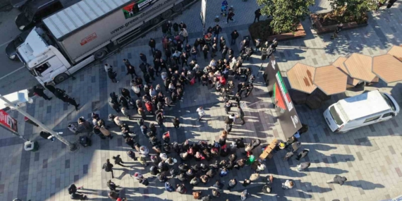 Arnavutköy’den Gazze’ye yardım tırı dualarla uğurlandı