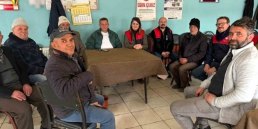 Köy köy gezilerek, çiftçiye tarımsal üretimin plânlanması ve desteklemeleri anlatılıyor