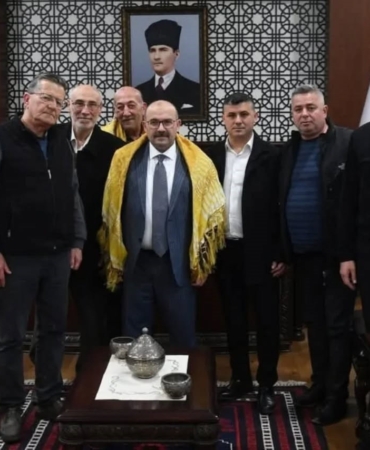 Balıkesir’de Vali Ustaoğlu devecileri kabul etti