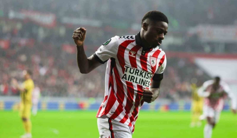 Fenerbahçe, Musaba’nın lisansını çıkardı