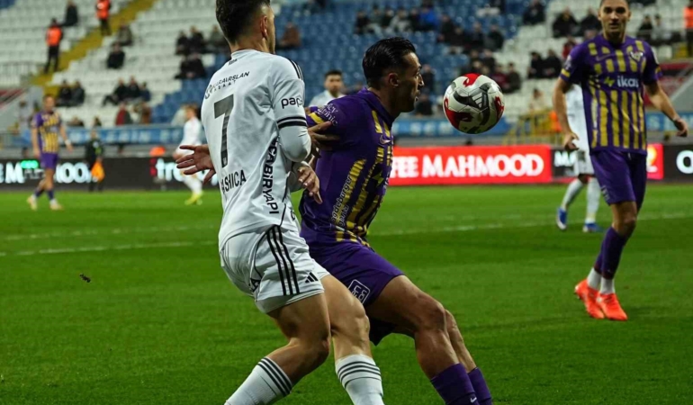 Trendyol Süper Lig: Eyüpspor: 0 - Beşiktaş: 1 (Maç devam ediyor)