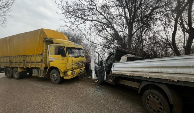 Bilecik’te ıslak yol kazaya neden oldu: 4 yaralı