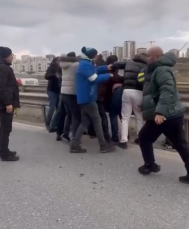 Başakşehir’de maç öncesi taraftarlar arasında gerginlik