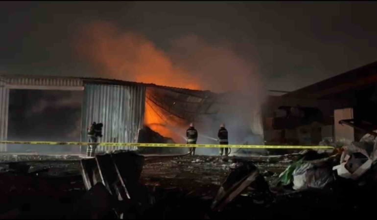 Tekirdağ’da tekstil geri dönüşüm fabrikasında yangın
