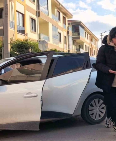 İnegöl’de otomobiller çarpıştı: 3 yaralı